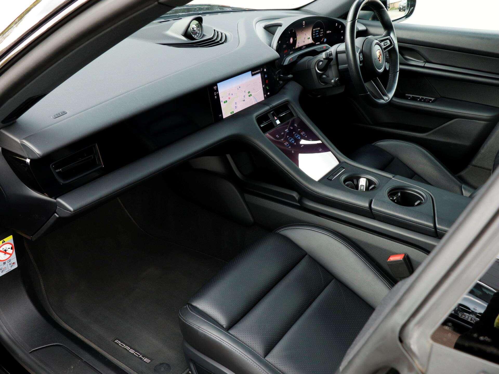 Porsche Taycan view 9