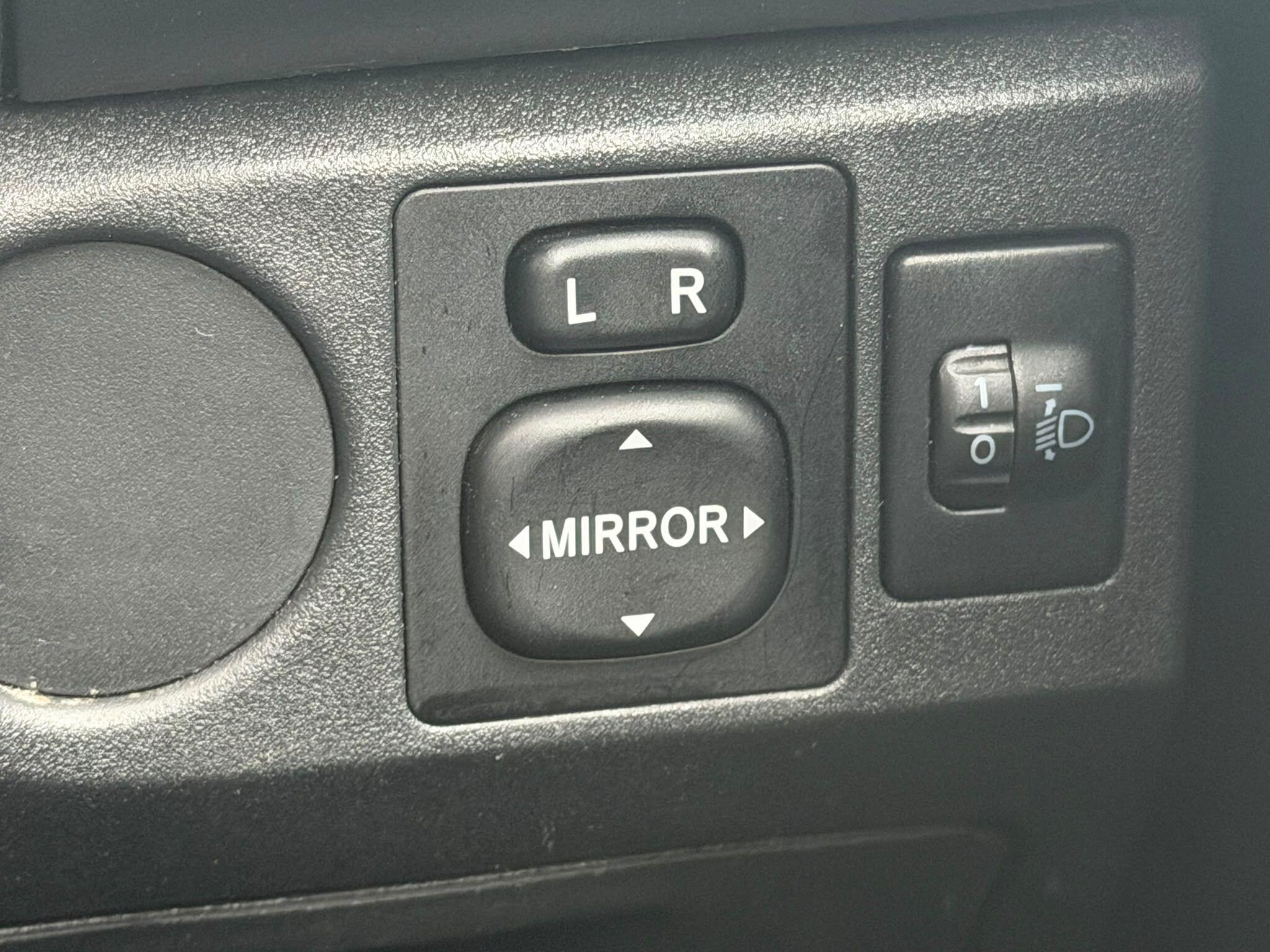 Toyota Yaris view 26