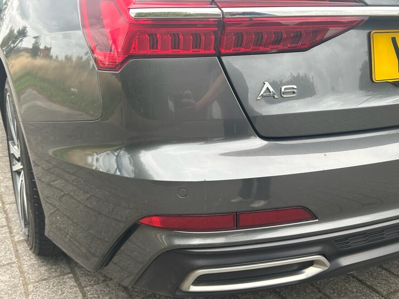 Audi A6 view 14