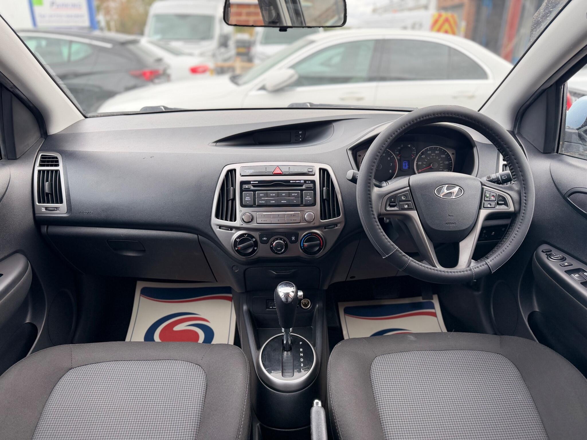 Hyundai I20 view 12