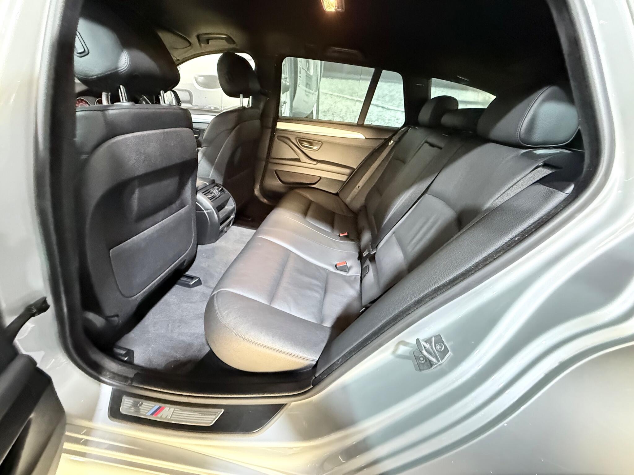 BMW 5 Series view 15
