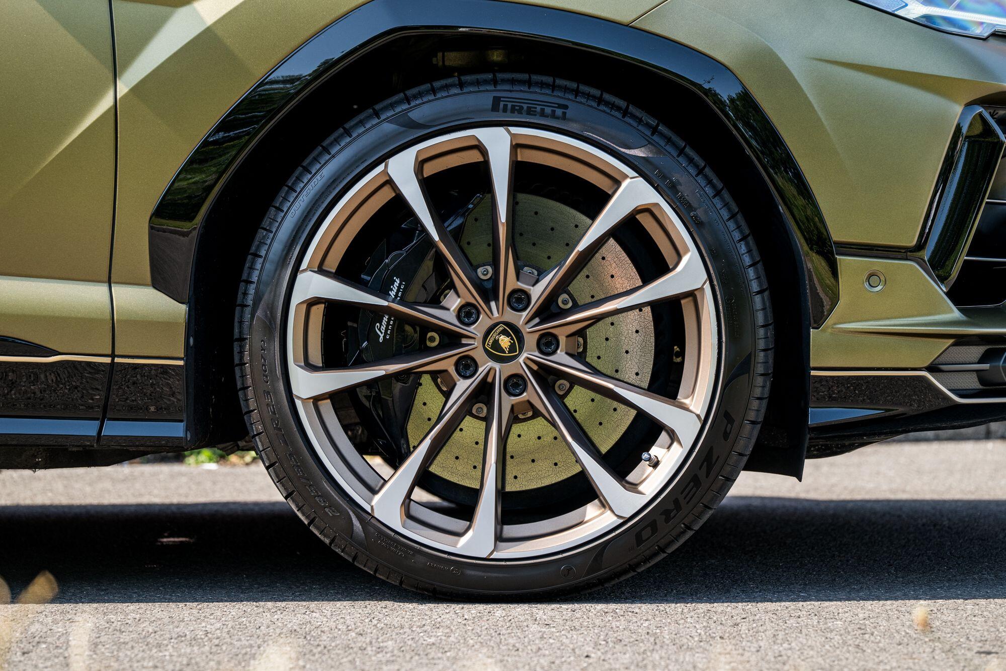 Lamborghini Urus view 20
