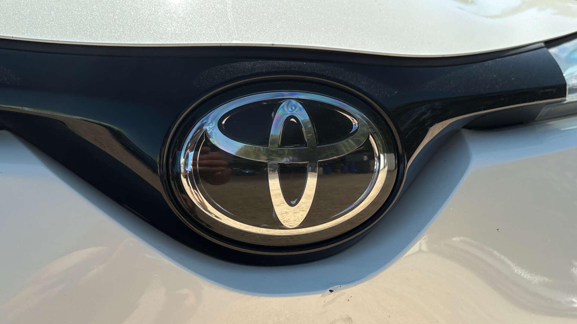 Toyota C-HR view 42