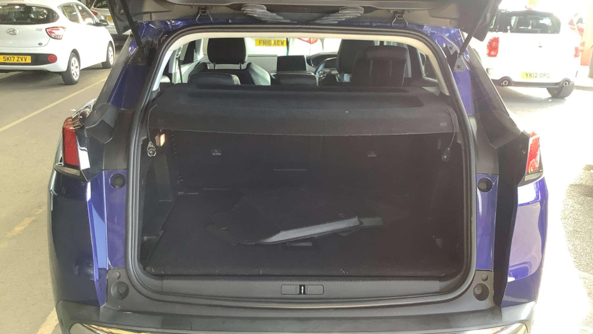 Peugeot 3008 view 10