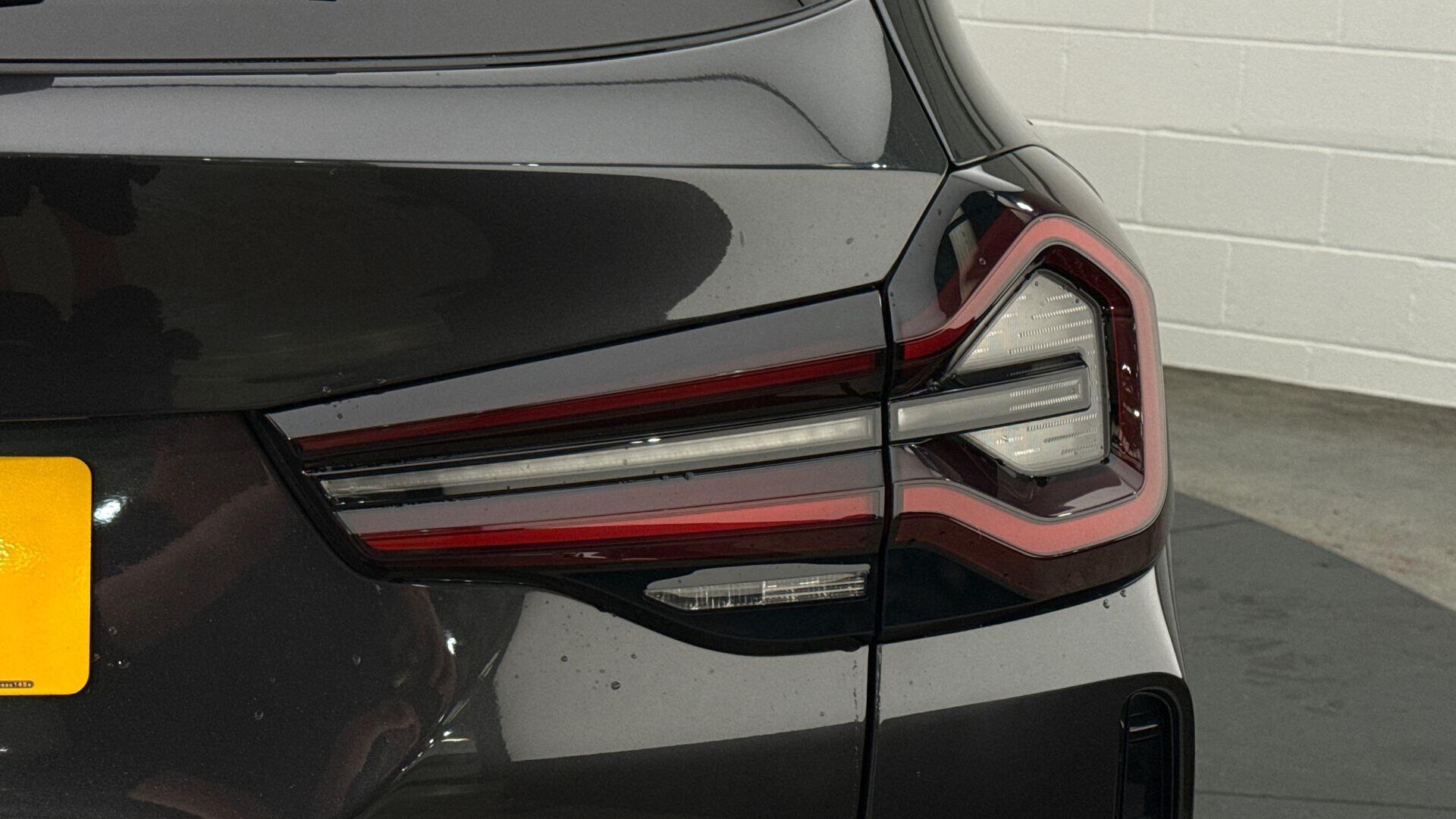 BMW X3 view 21