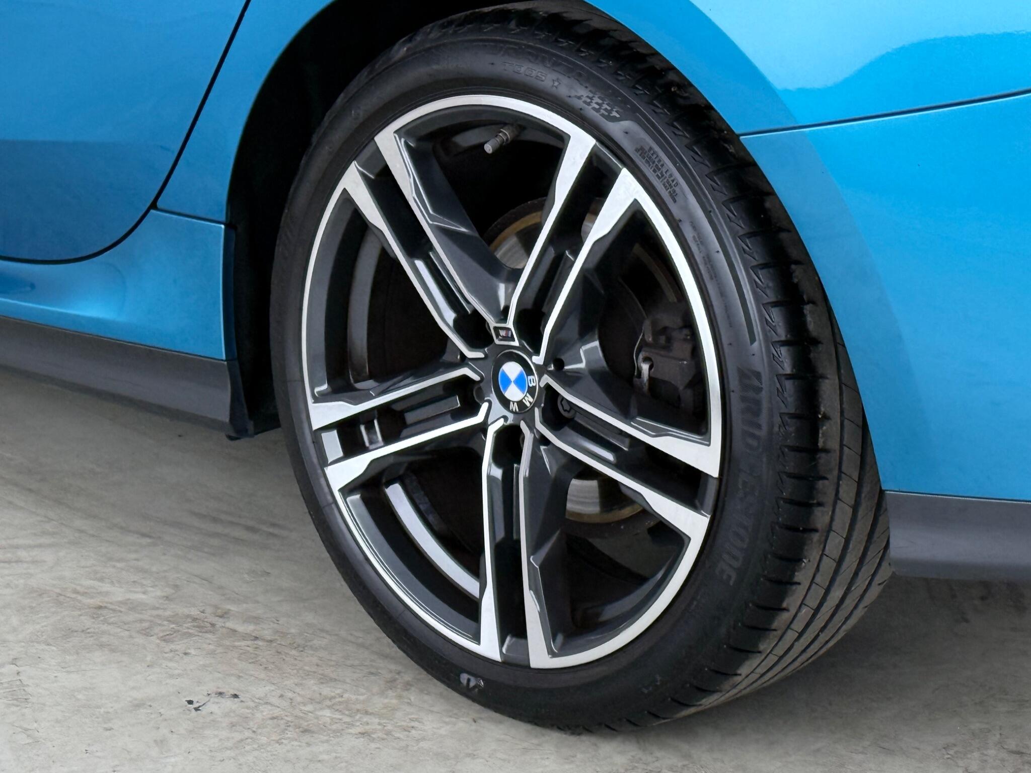 BMW 2 Series view 8