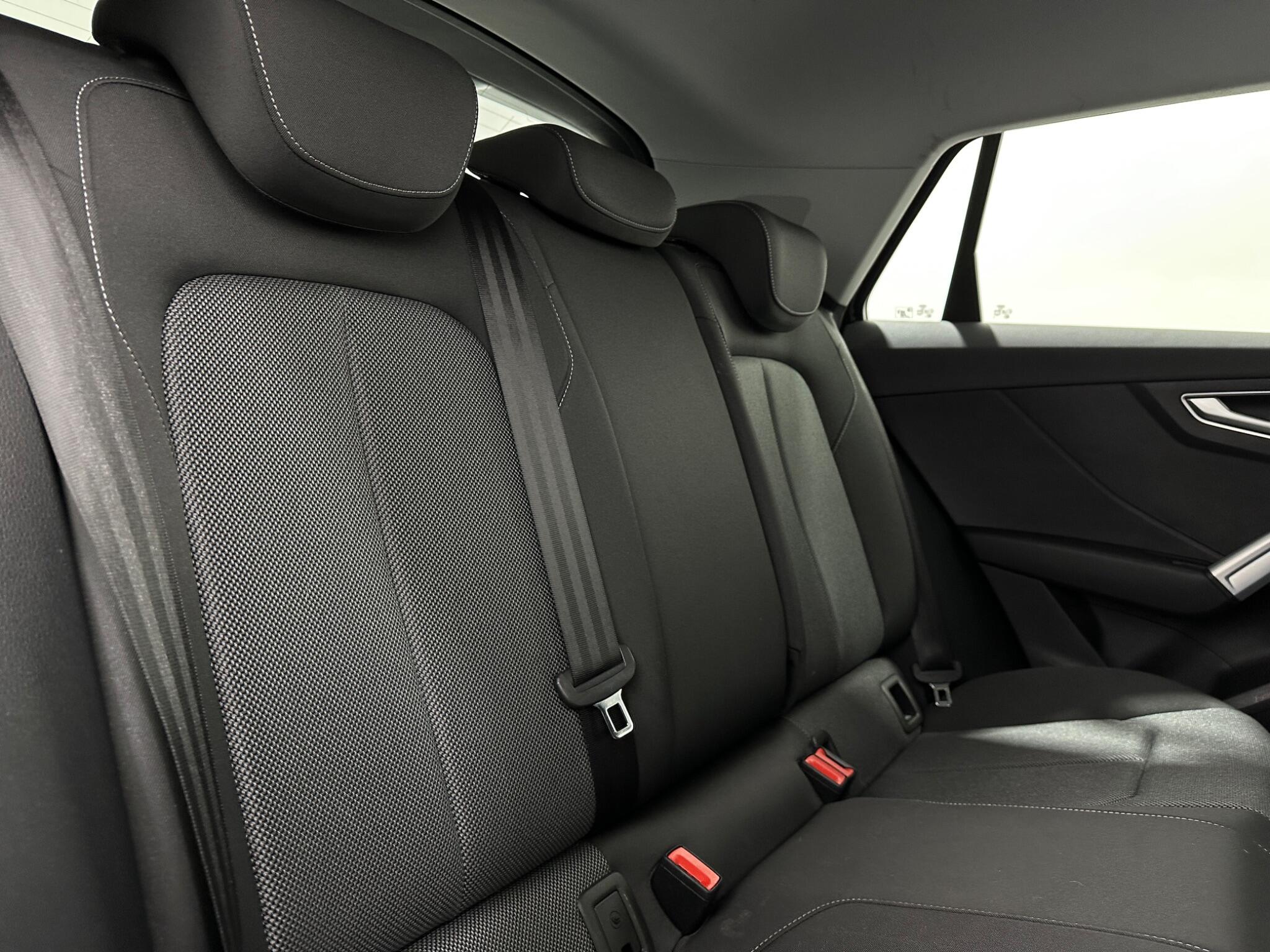 Audi Q2 view 42
