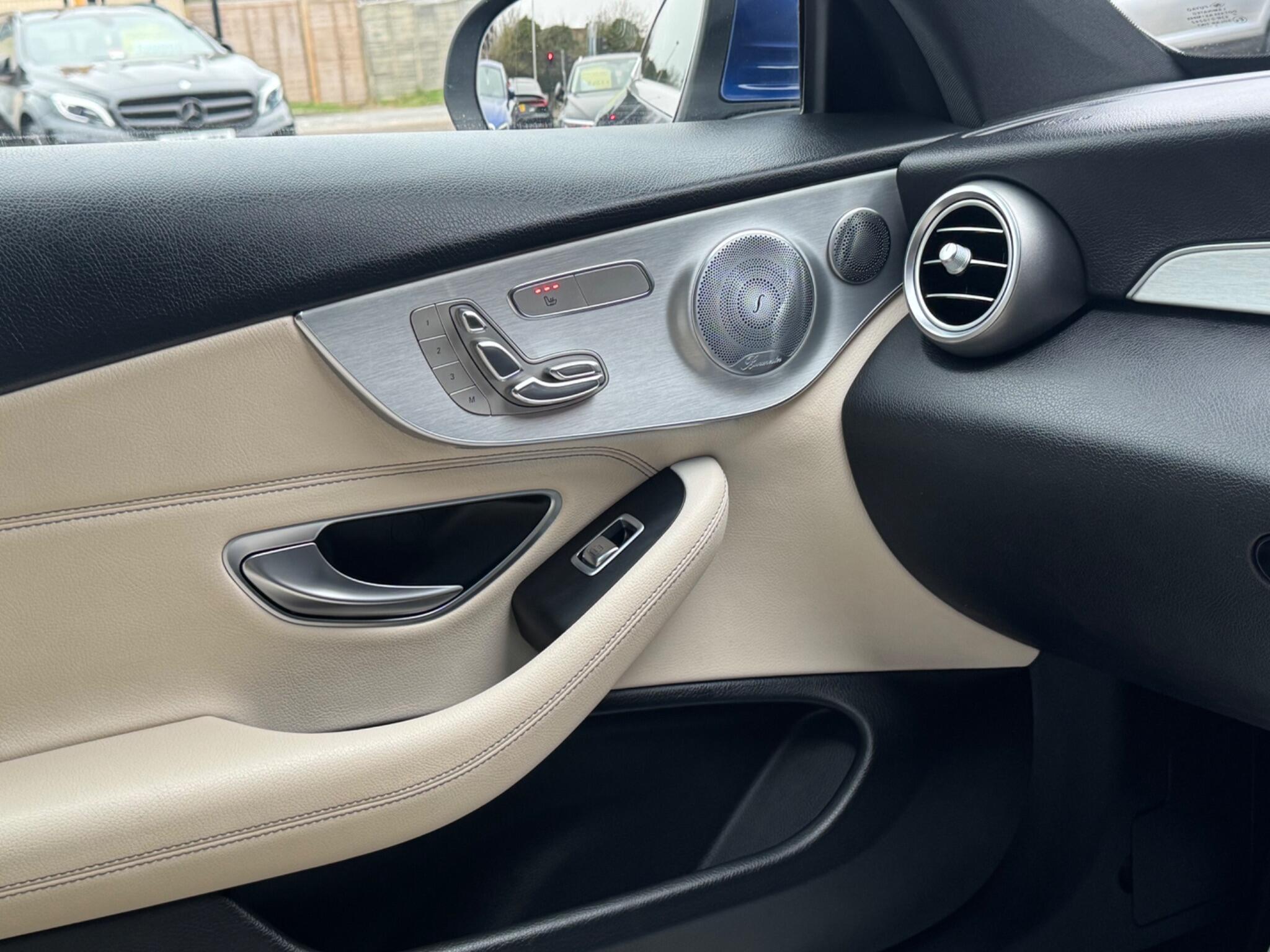 Mercedes-Benz C Class view 36