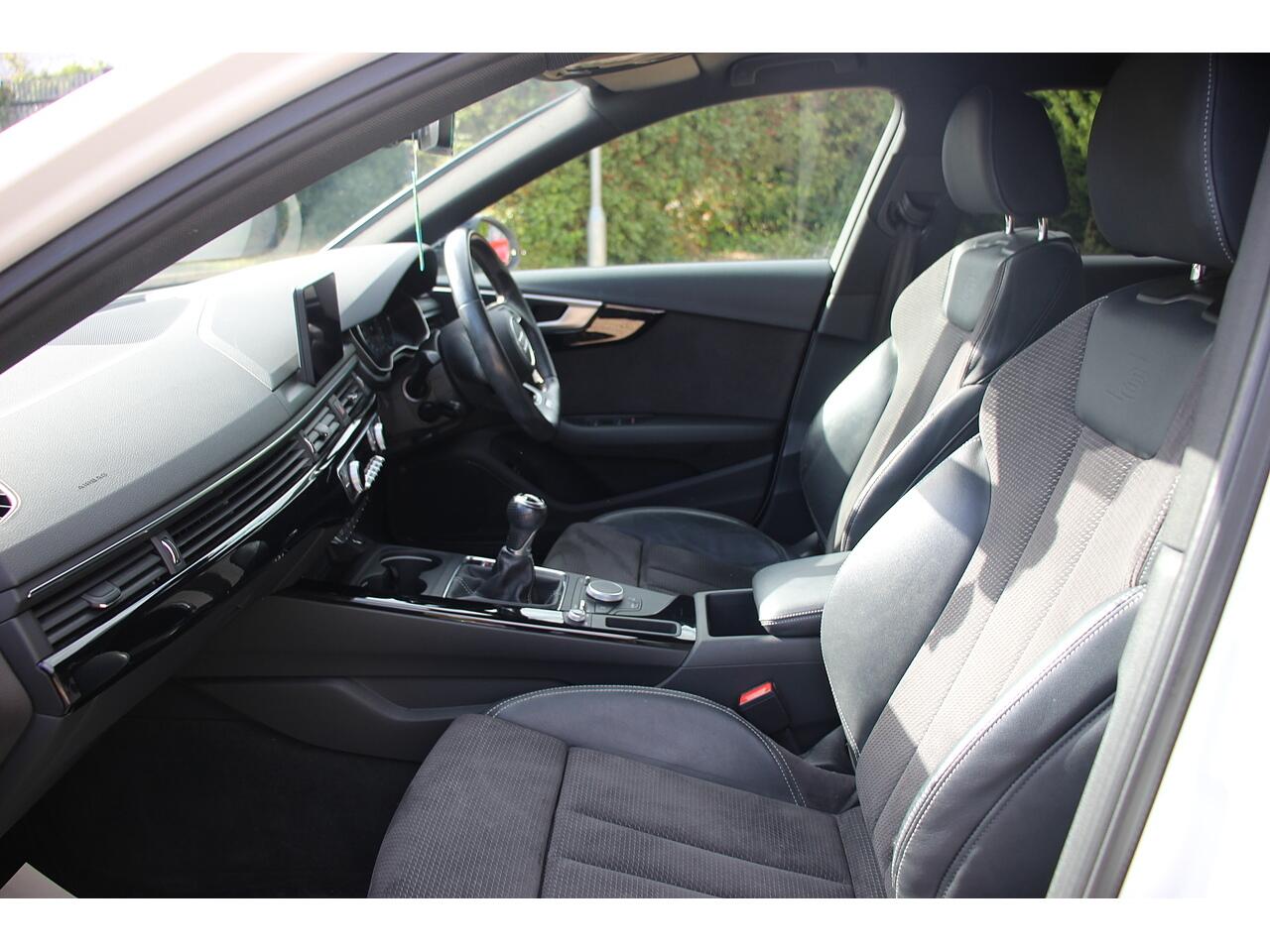 Audi A4 Avant view 17