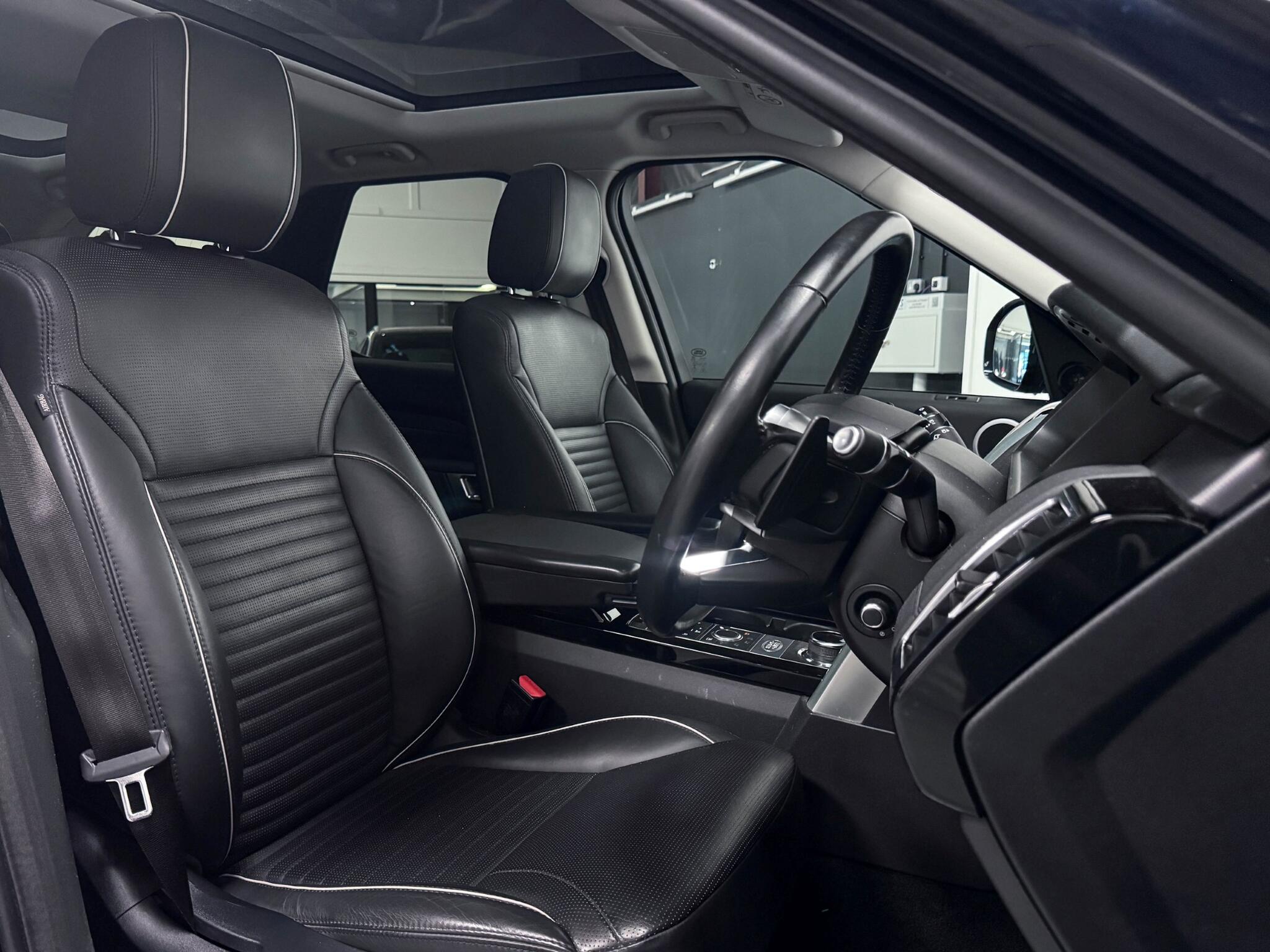 Land Rover Discovery view 29