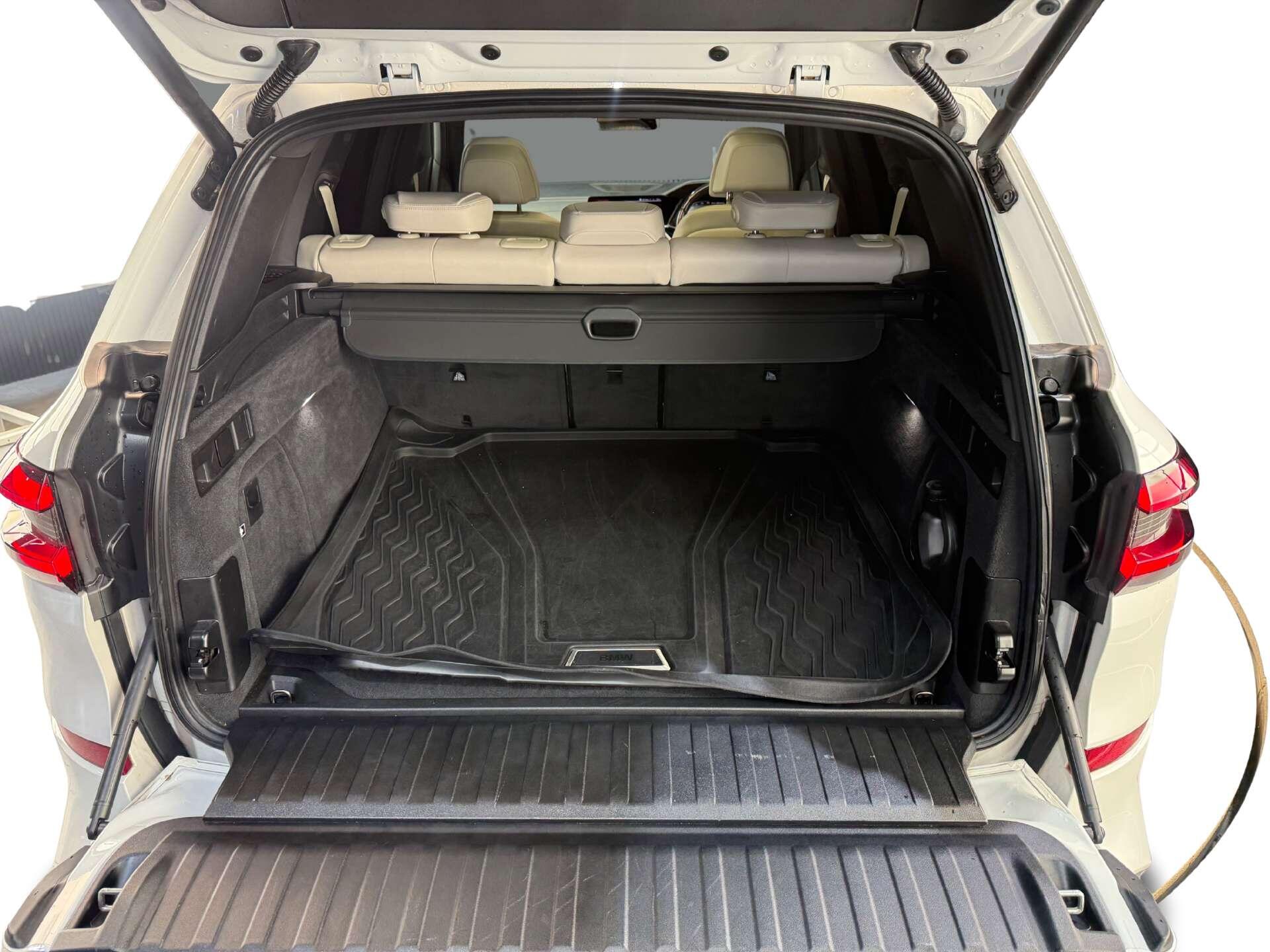 BMW X5 view 17