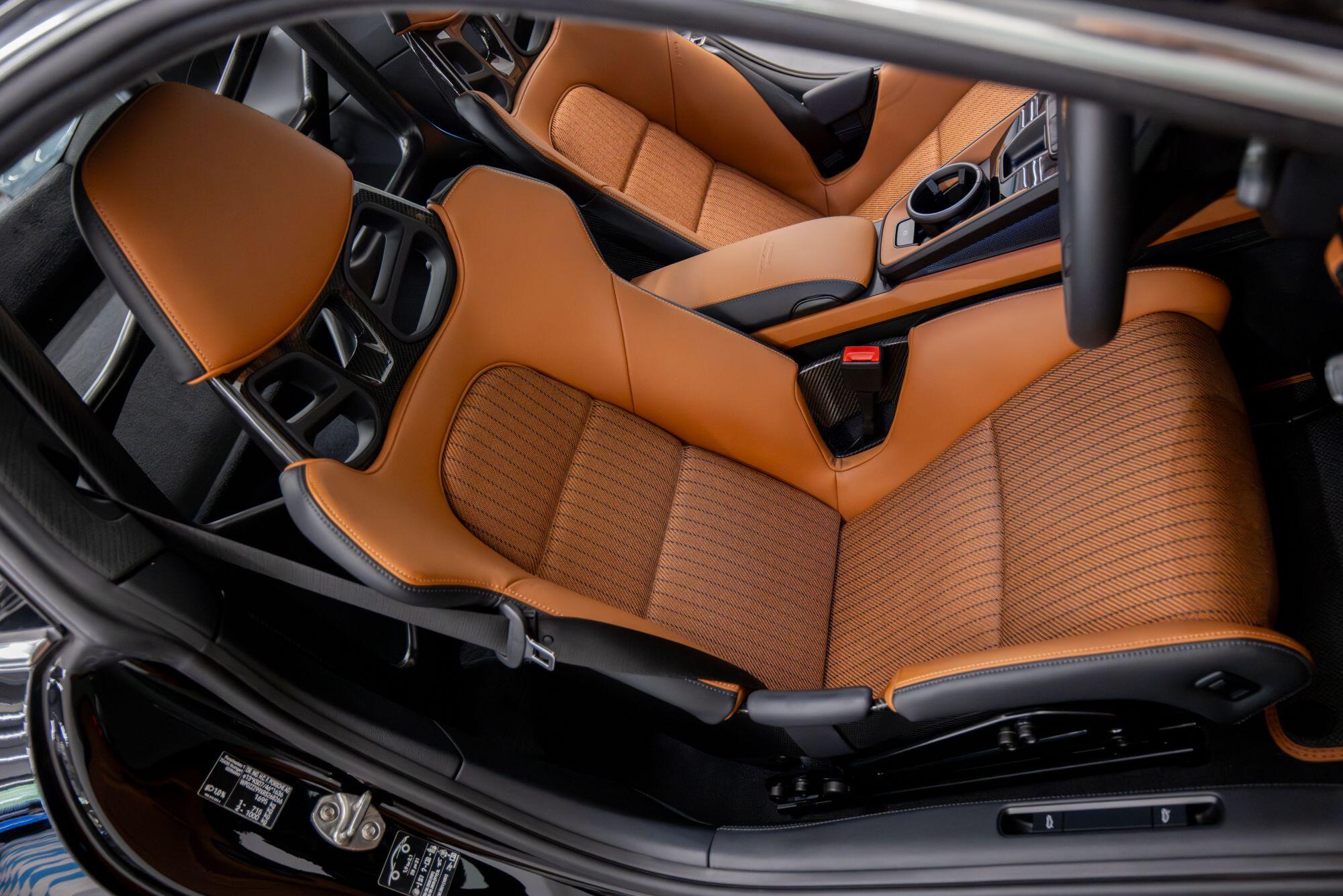 Porsche 911 view 29