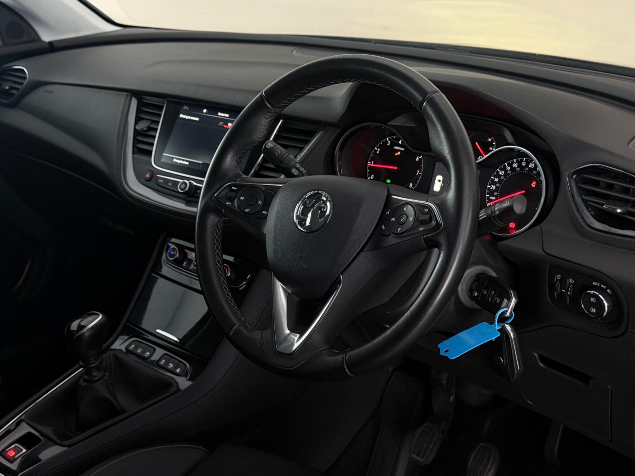 Vauxhall Grandland X view 3