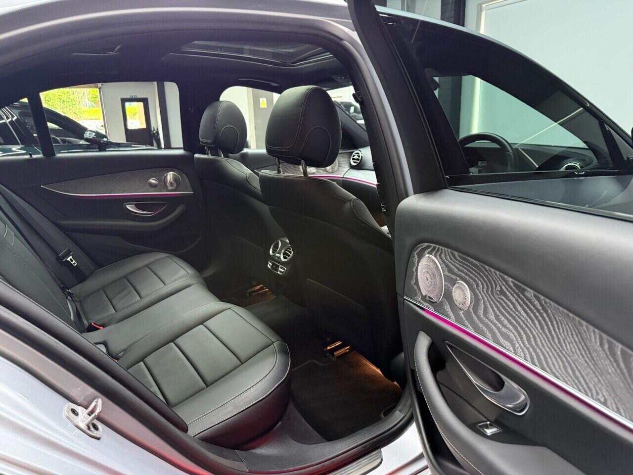 Mercedes-Benz E-Class view 43