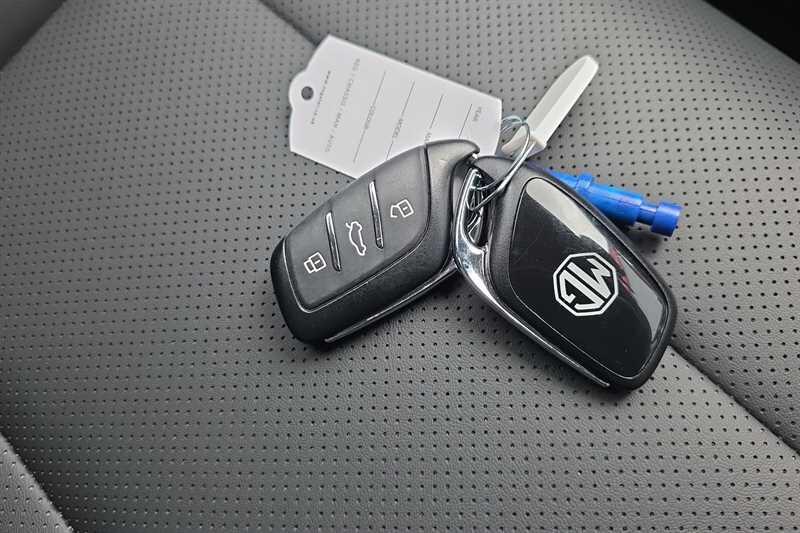 MG ZS view 39