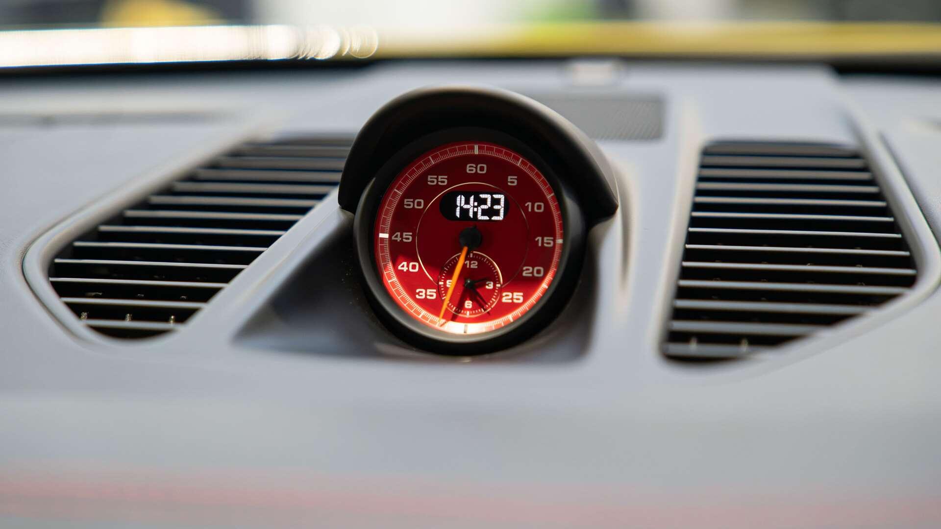 Porsche 911 view 15