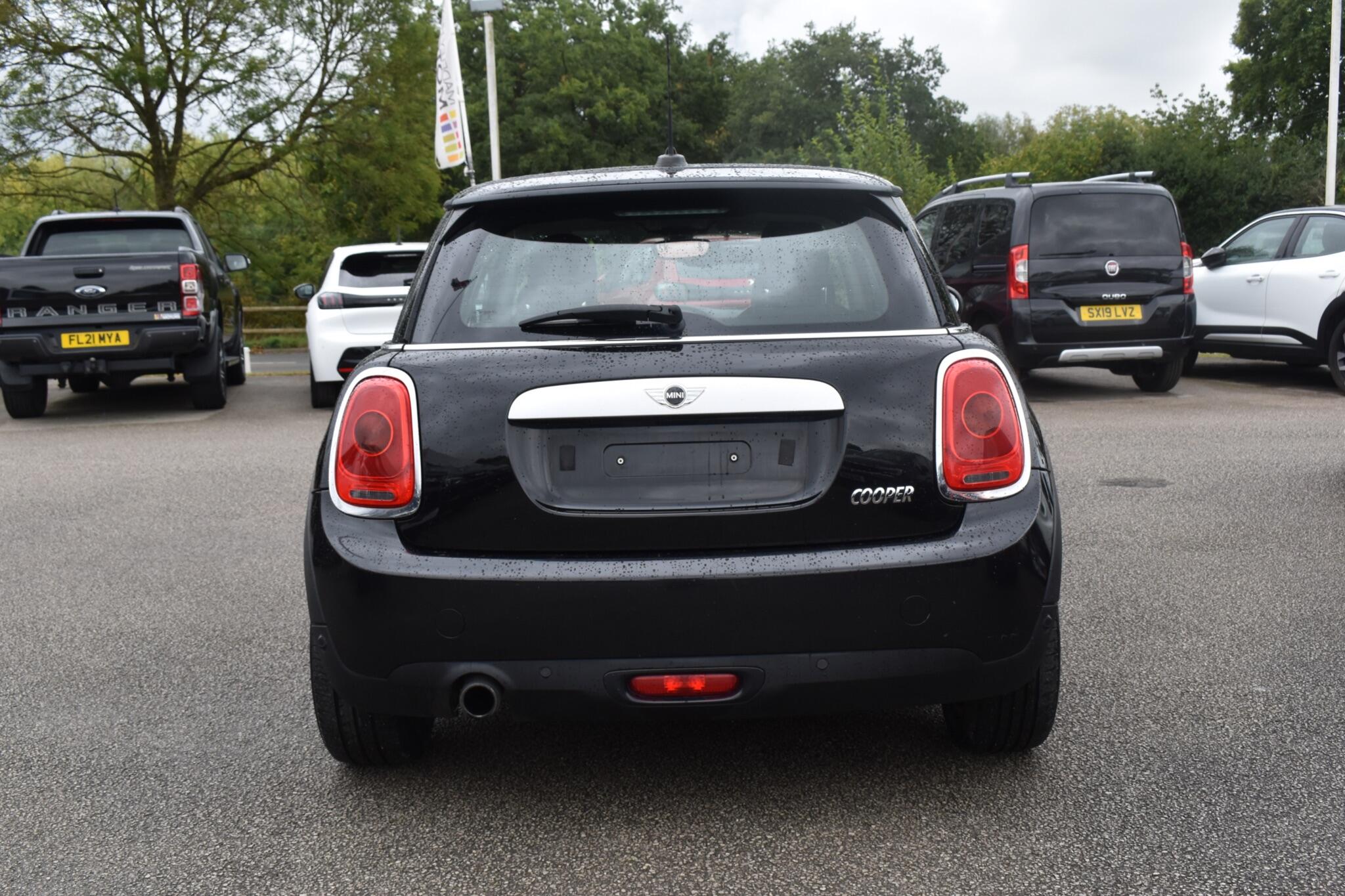Hatch - 1.5 Cooper Auto Euro 6 (s/s) 3dr - Image 11