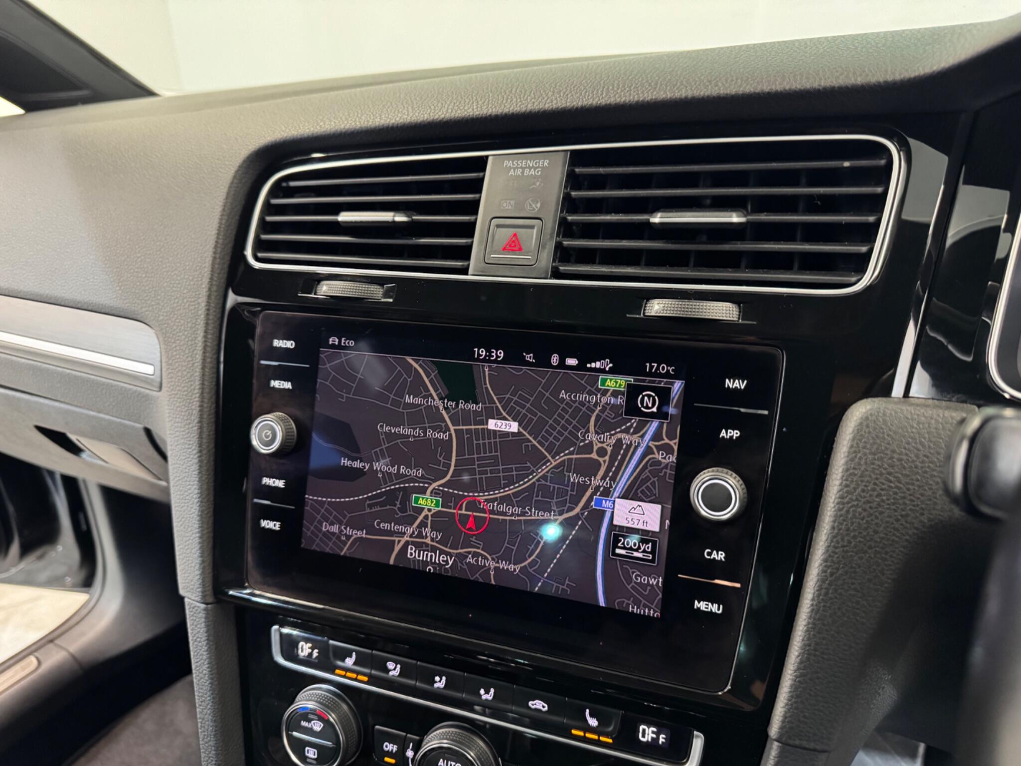 Volkswagen Golf view 34