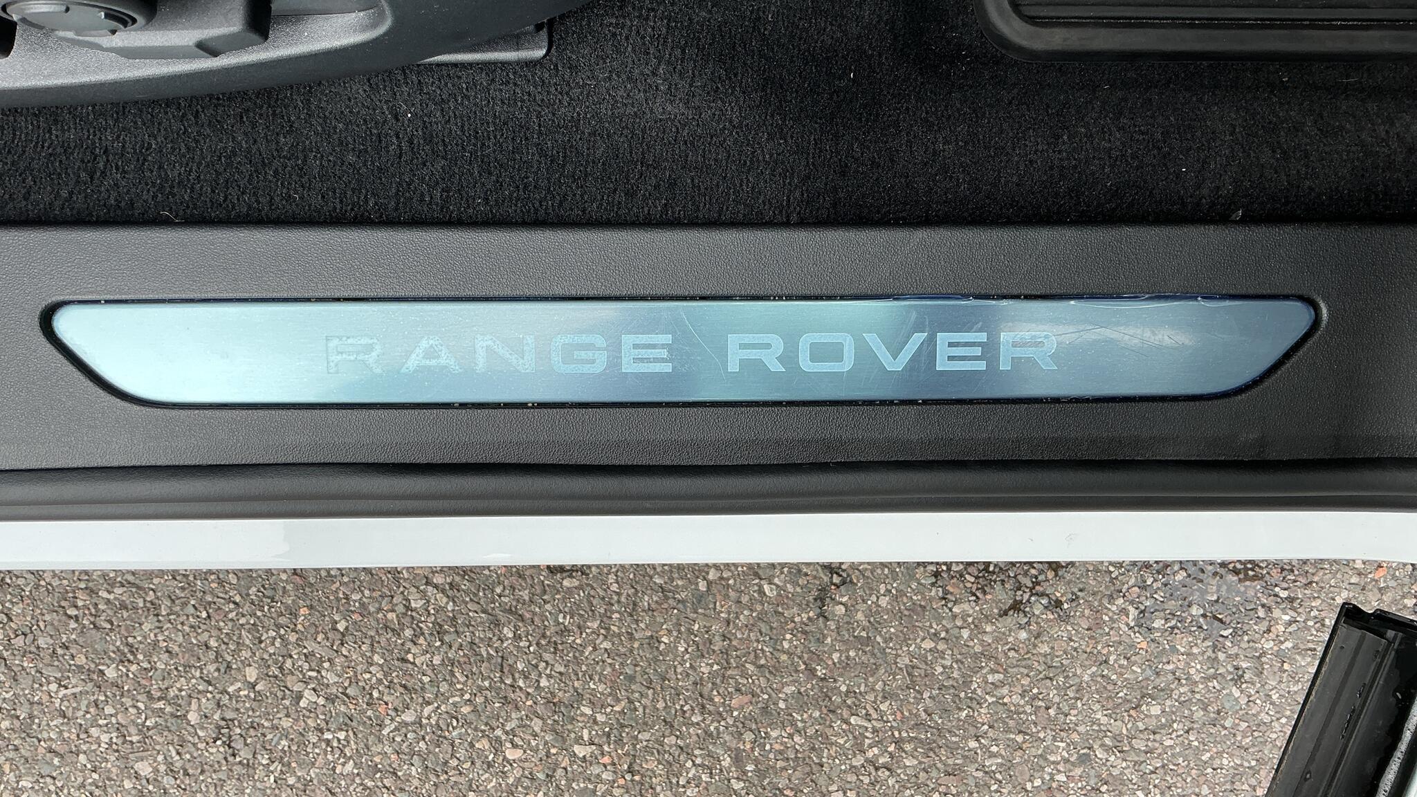 Land Rover Range Rover Evoque view 21