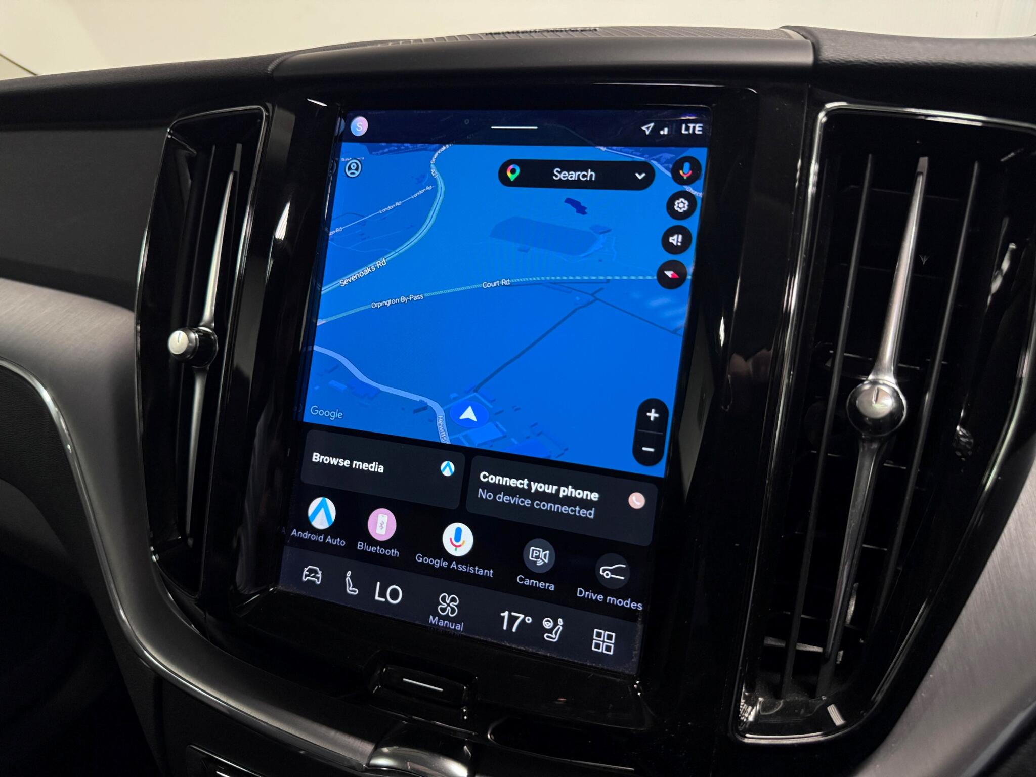 Volvo XC60 view 12