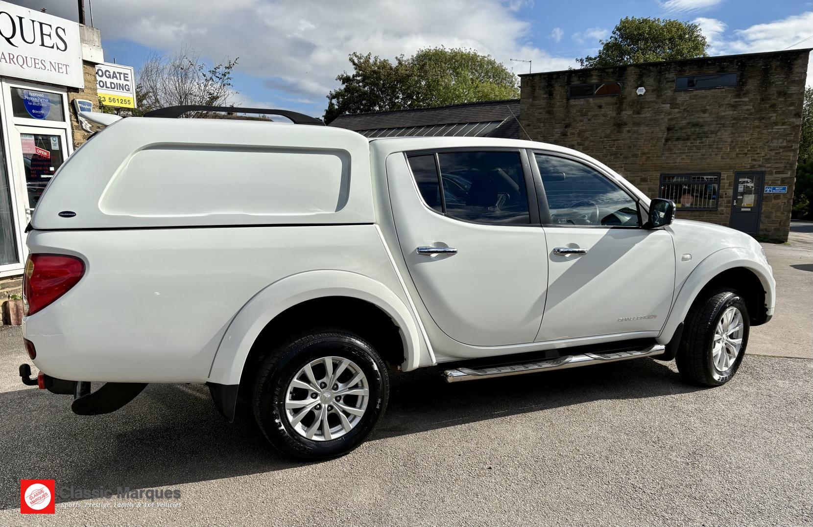 Mitsubishi L200 view 3