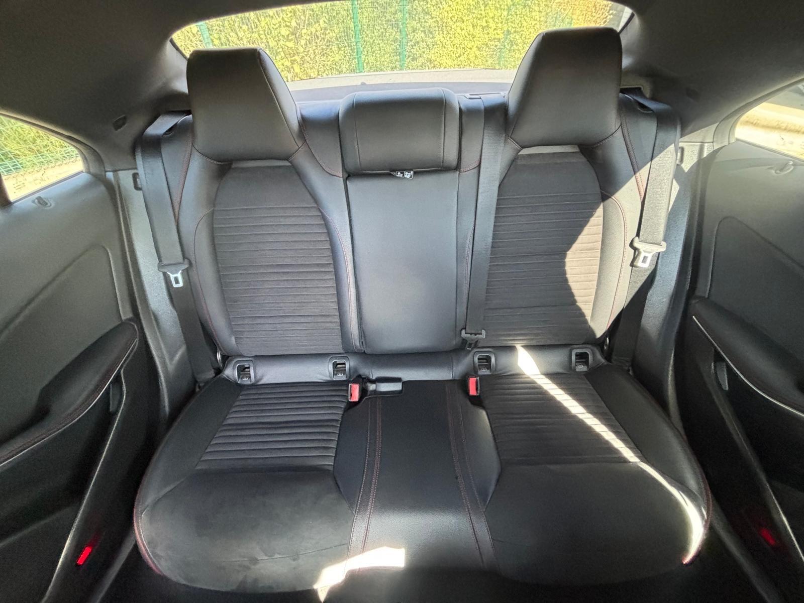 Mercedes-Benz Cla view 21