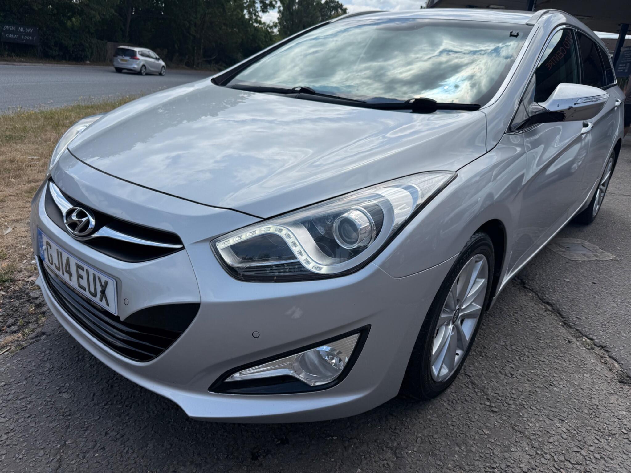 Hyundai I40 view 9