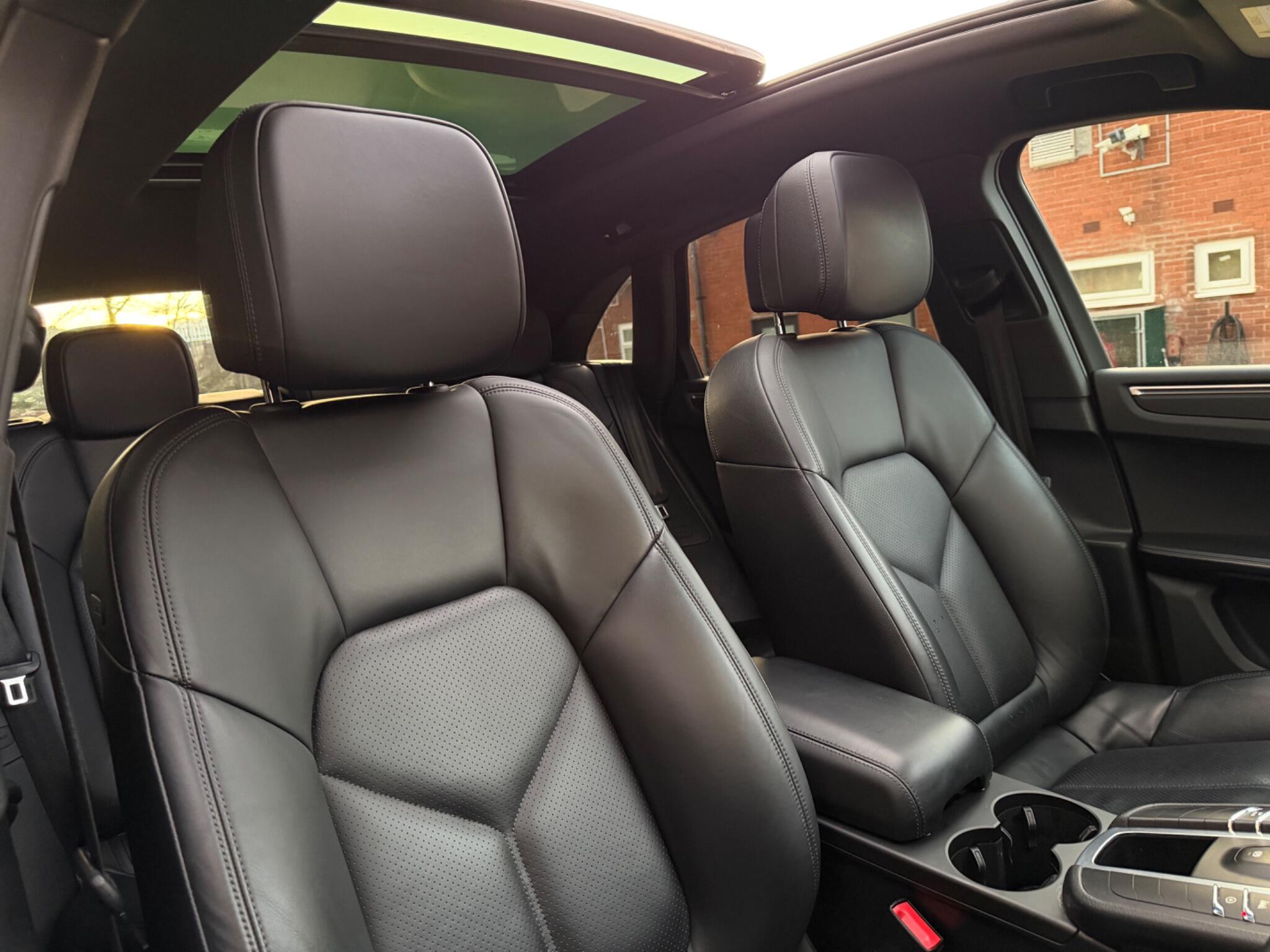 Porsche Macan view 22