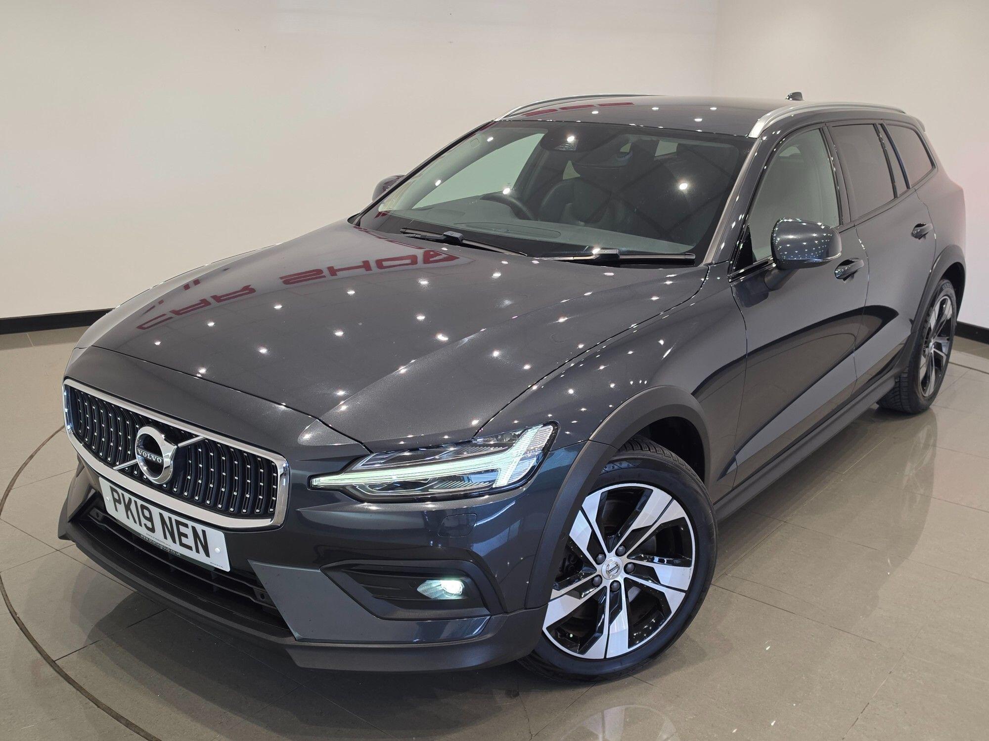Volvo V60 Cross Country view 48