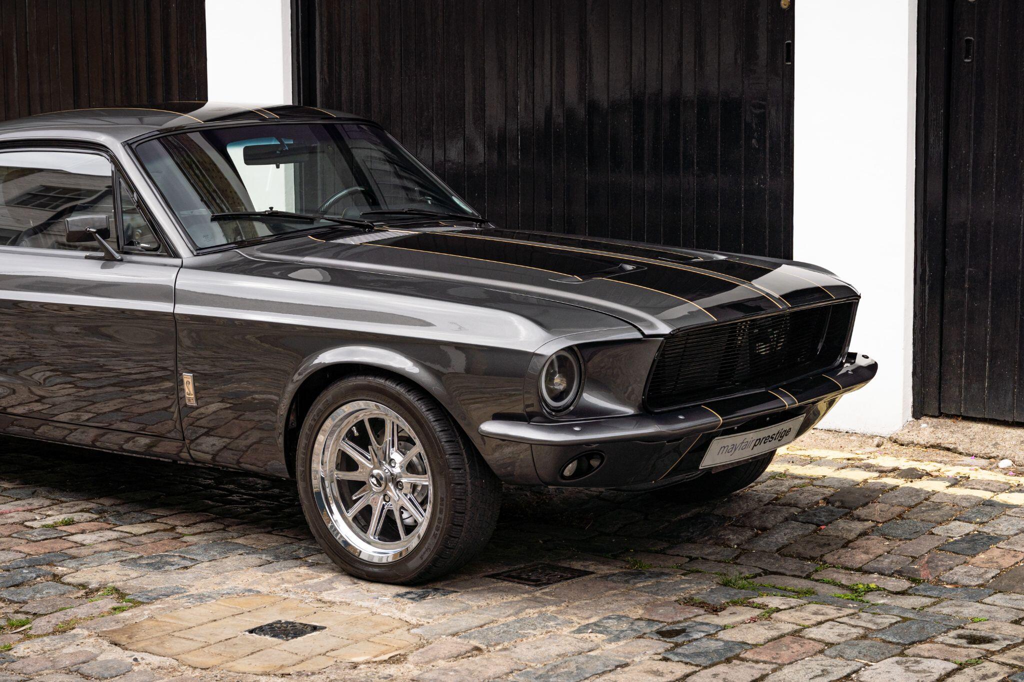 Ford Mustang view 6