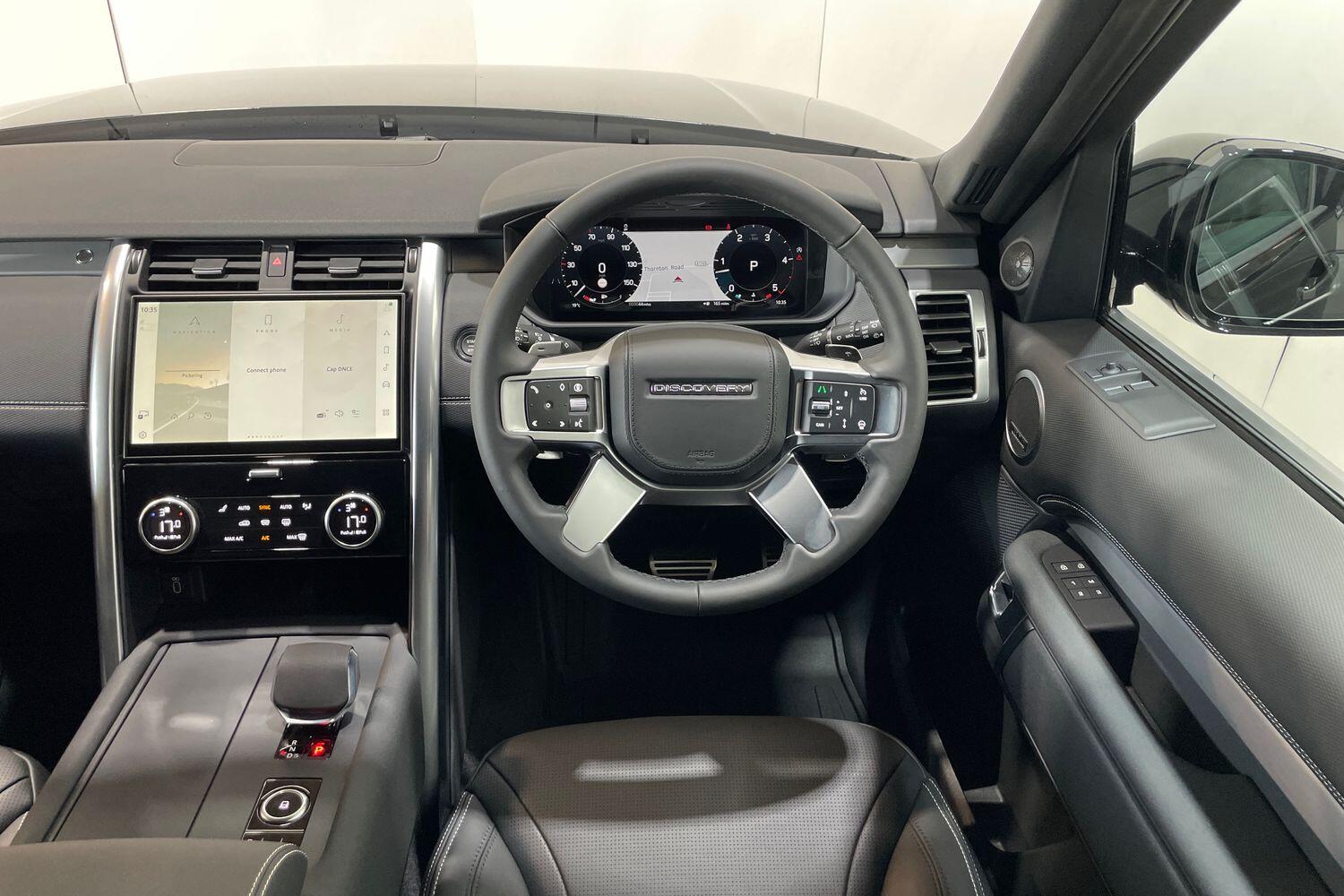 Land Rover Discovery view 11