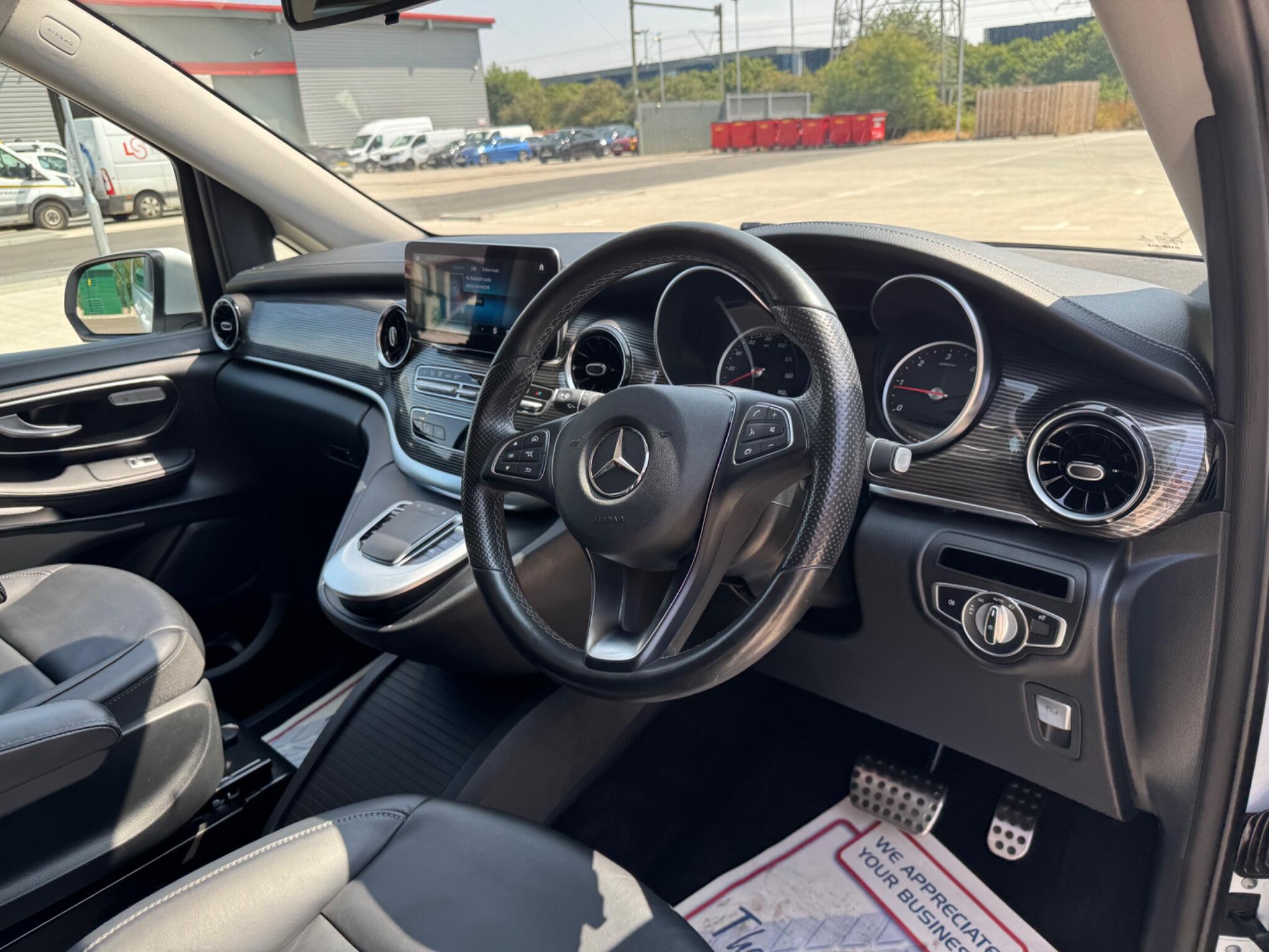 Mercedes-Benz V Class view 15