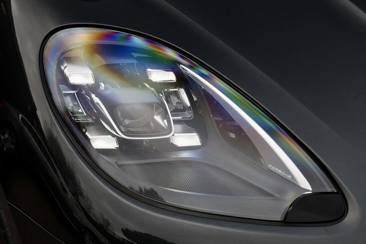 Porsche Macan view 15