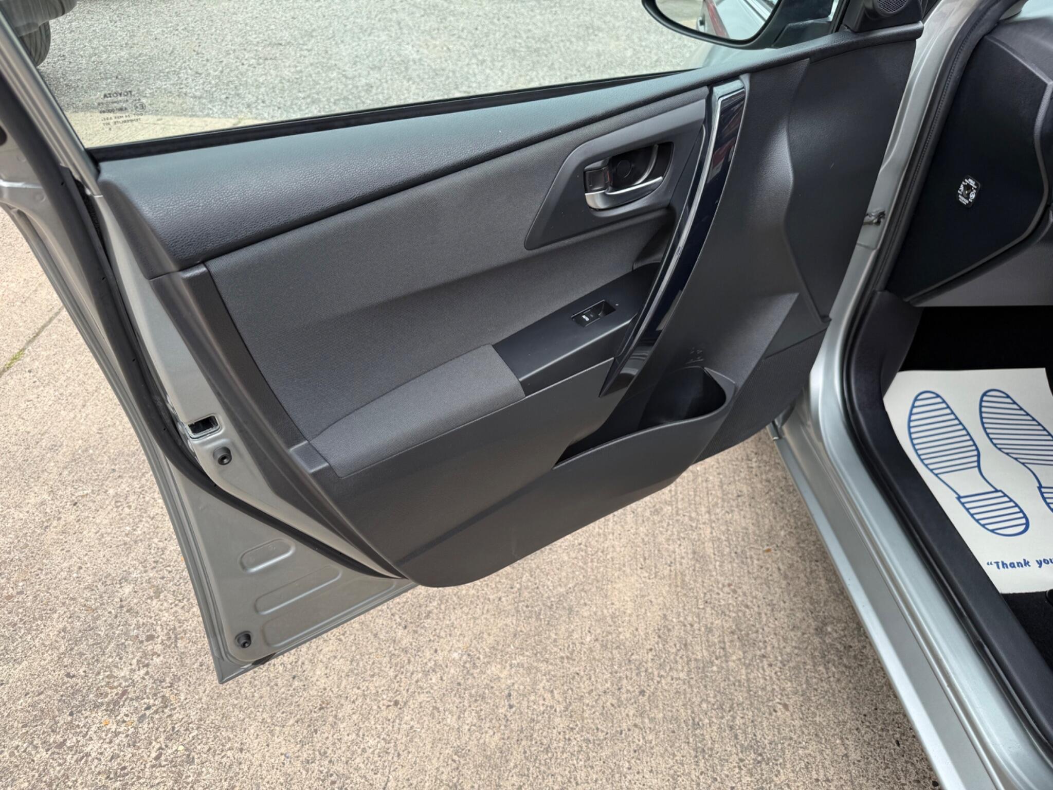 Toyota Auris view 26