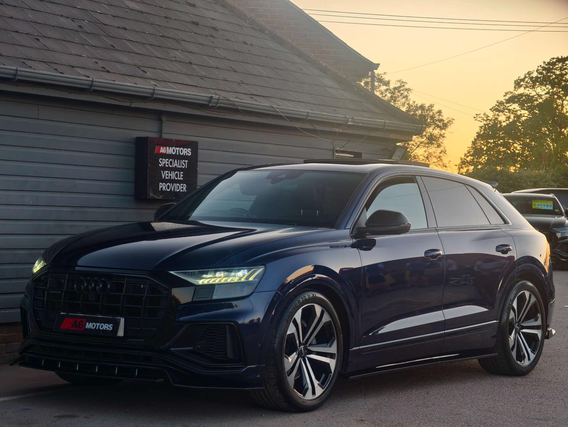 Audi Q8 view 14