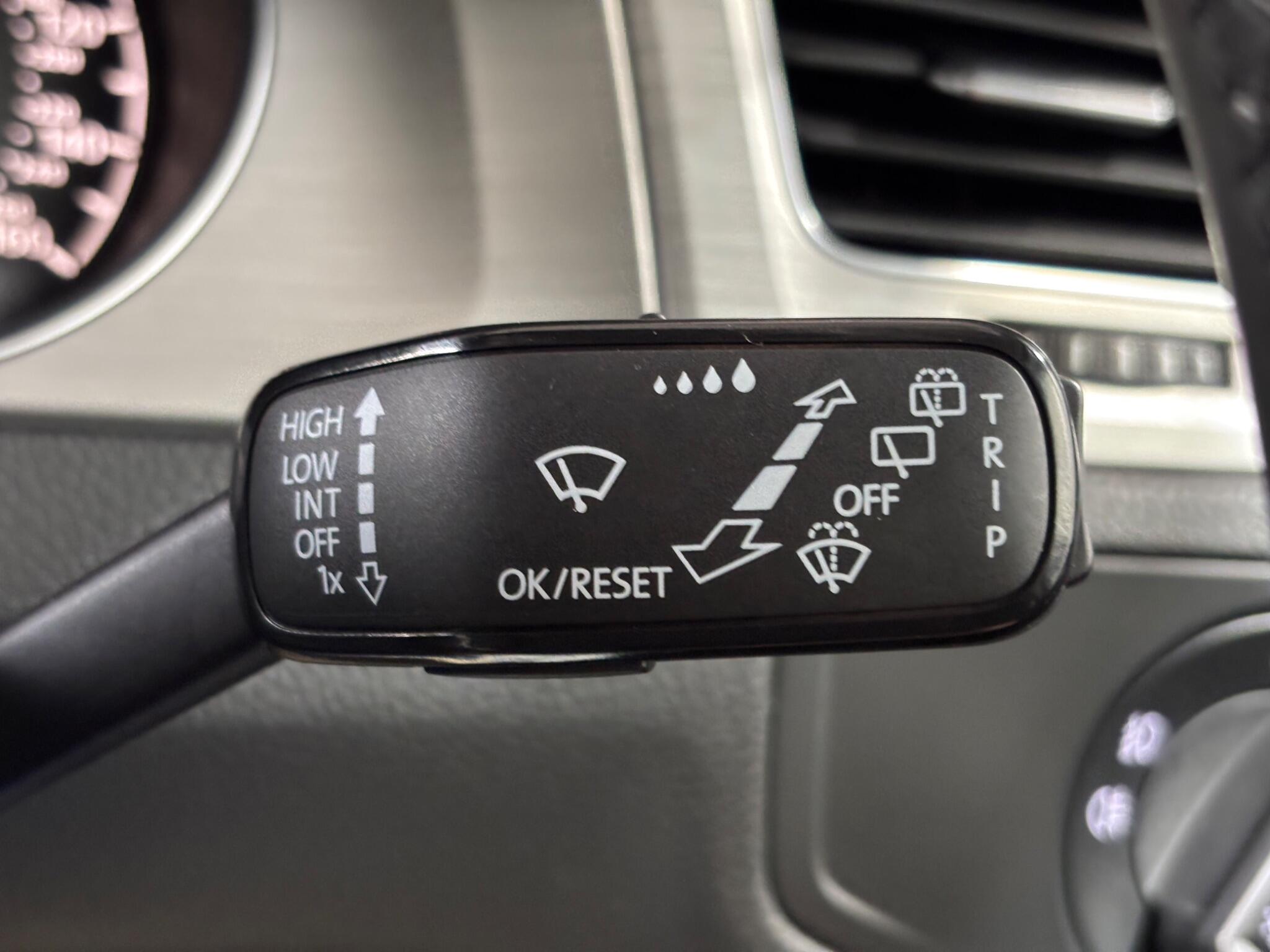 Volkswagen Golf view 29