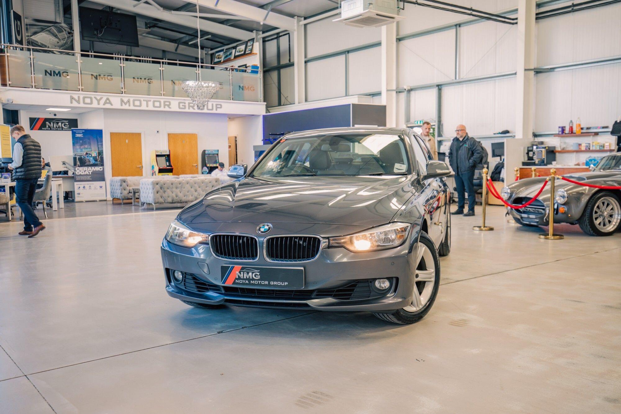 BMW 3 Series view 4
