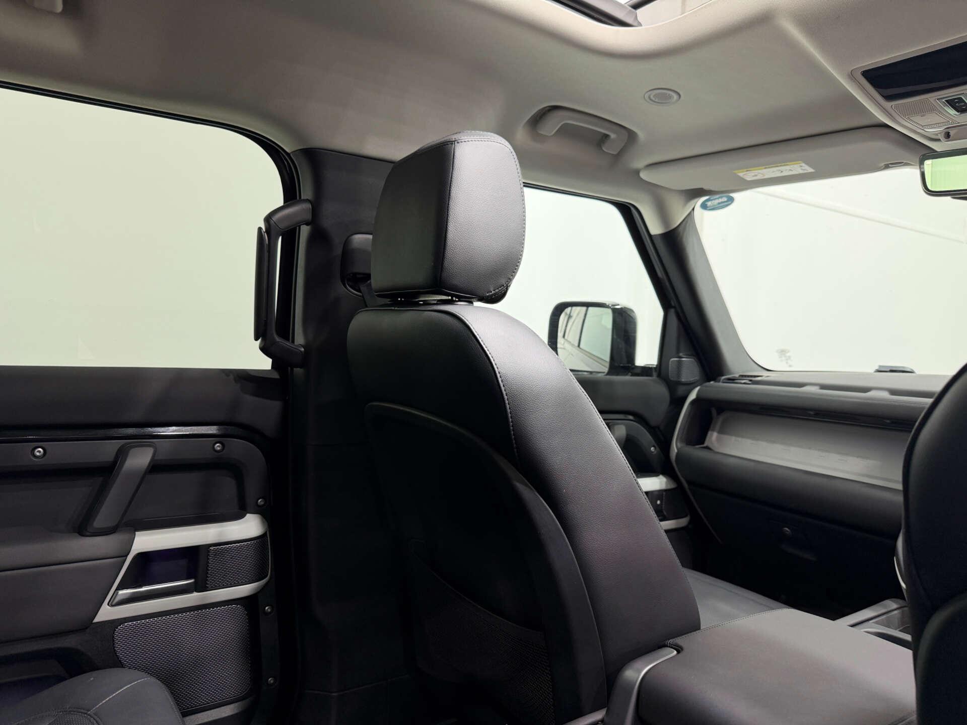 Land Rover Defender view 16