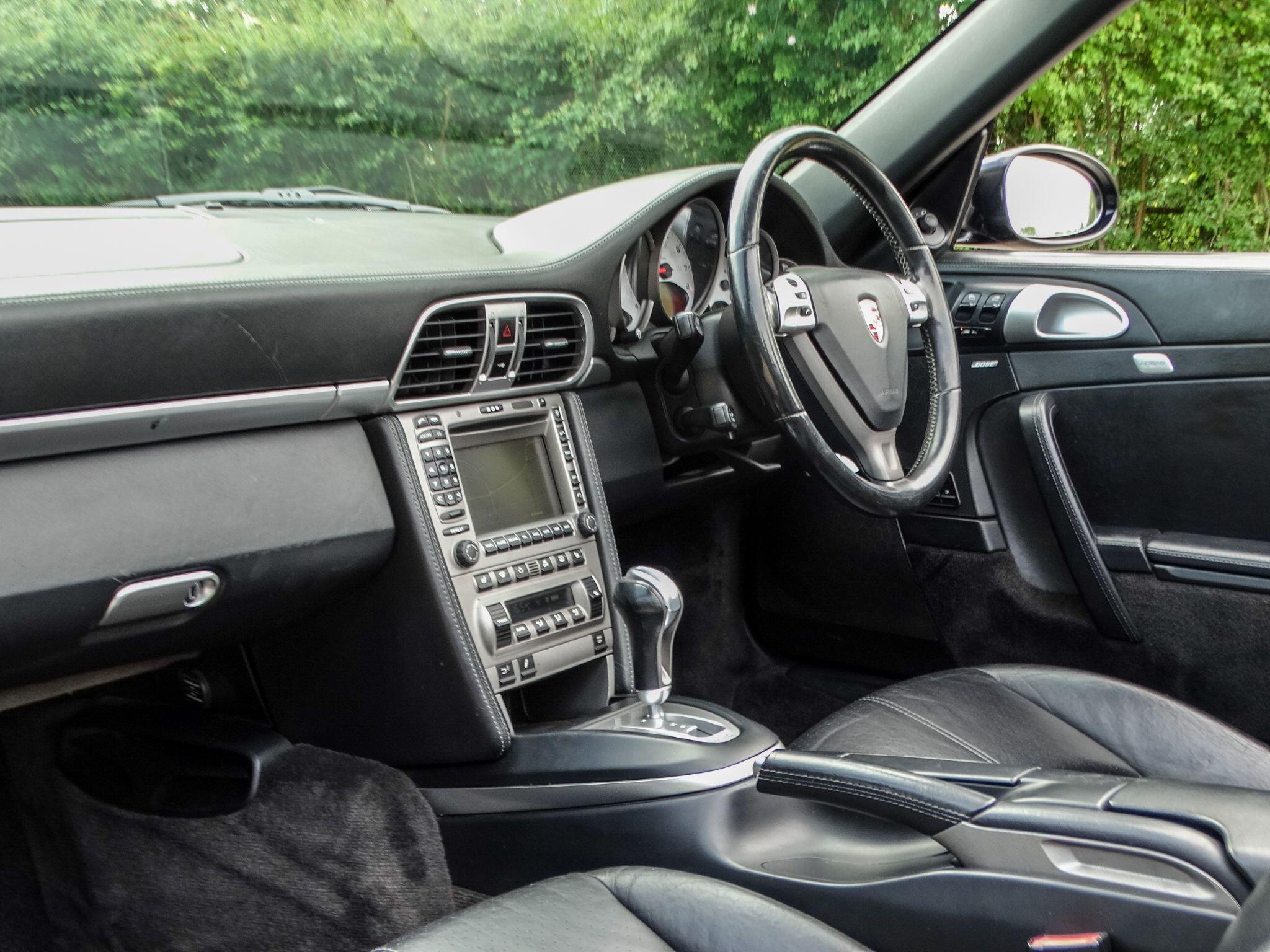 Porsche 911 view 13