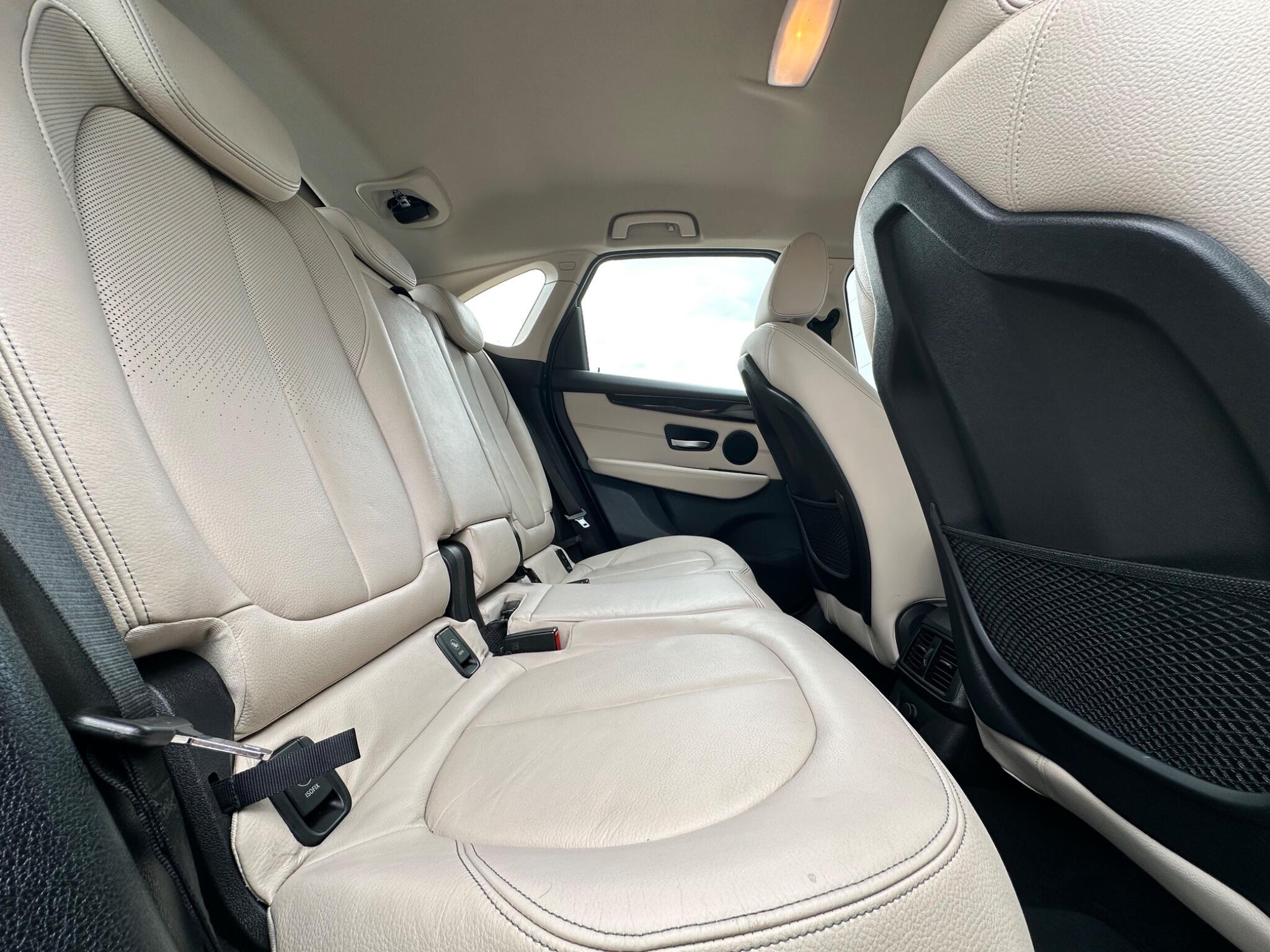 BMW 2 Series view 33