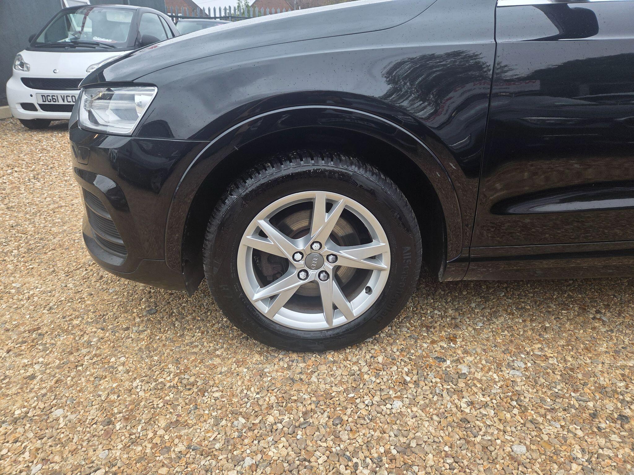 Audi Q3 view 47