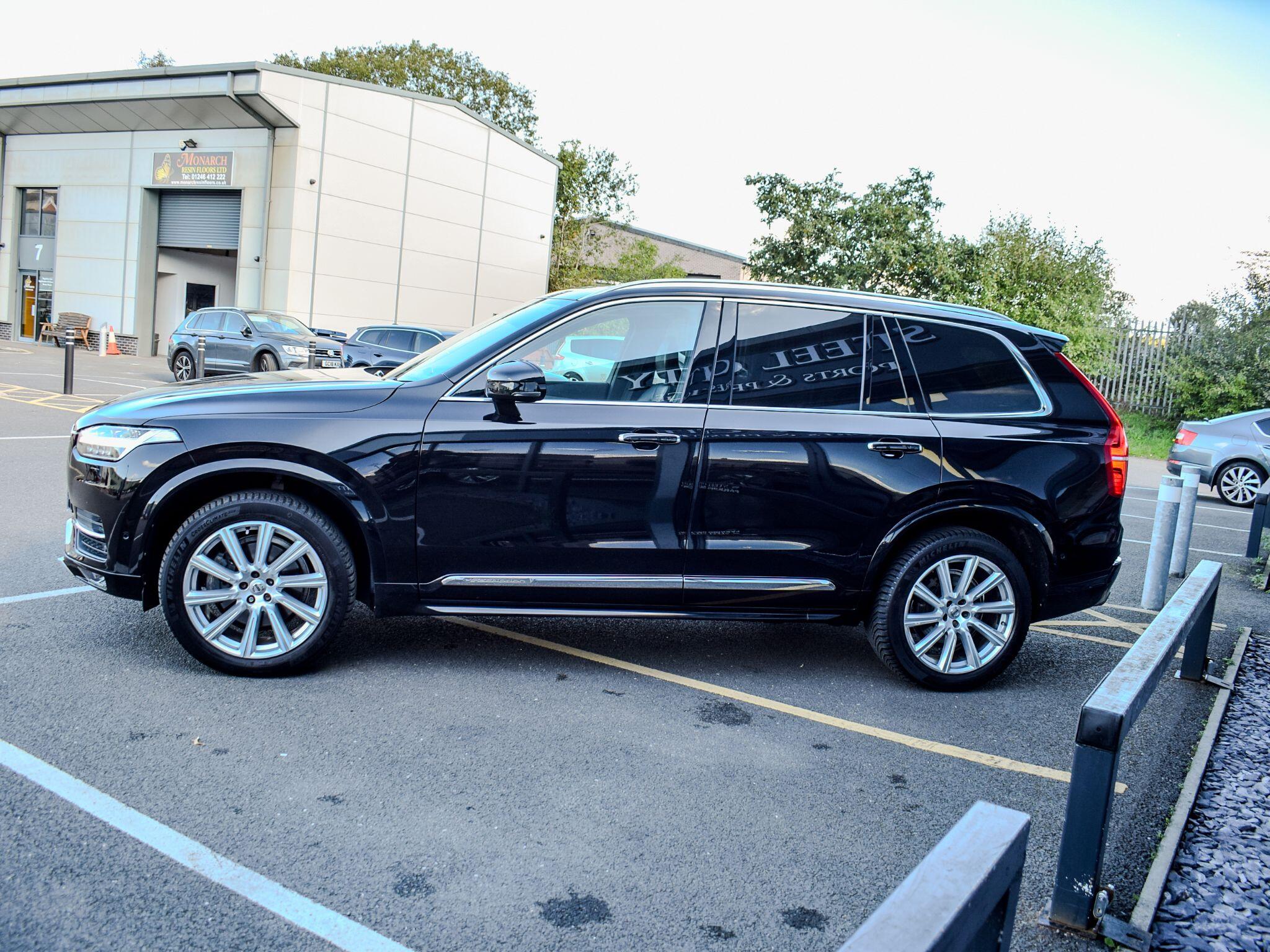 Volvo XC90 view 7