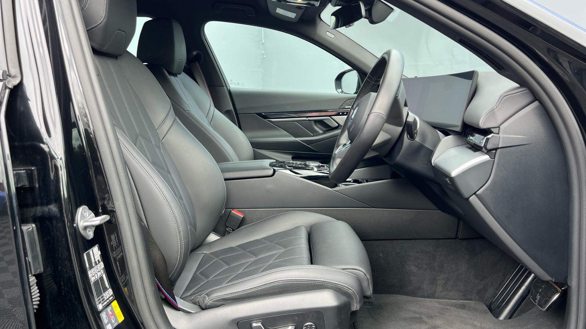 BMW I5 view 12