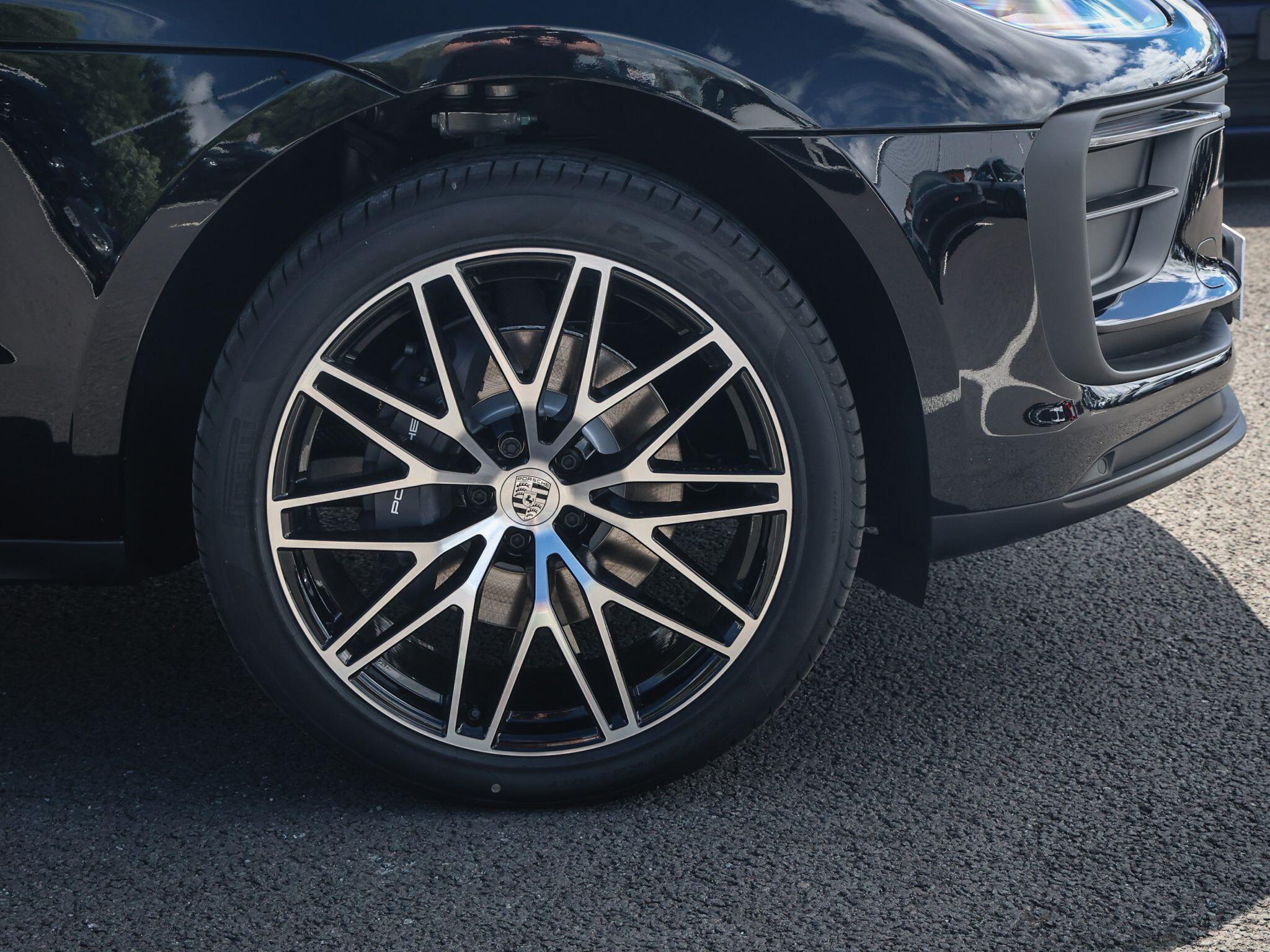 Porsche Macan view 19