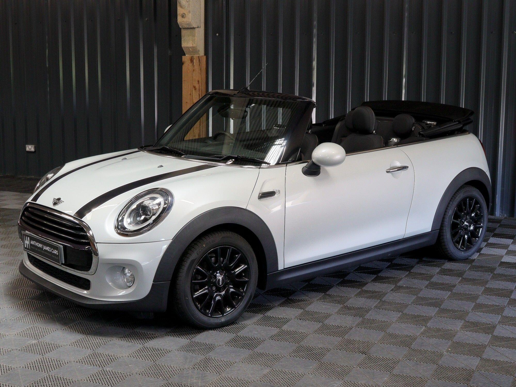 Mini Convertible view 8
