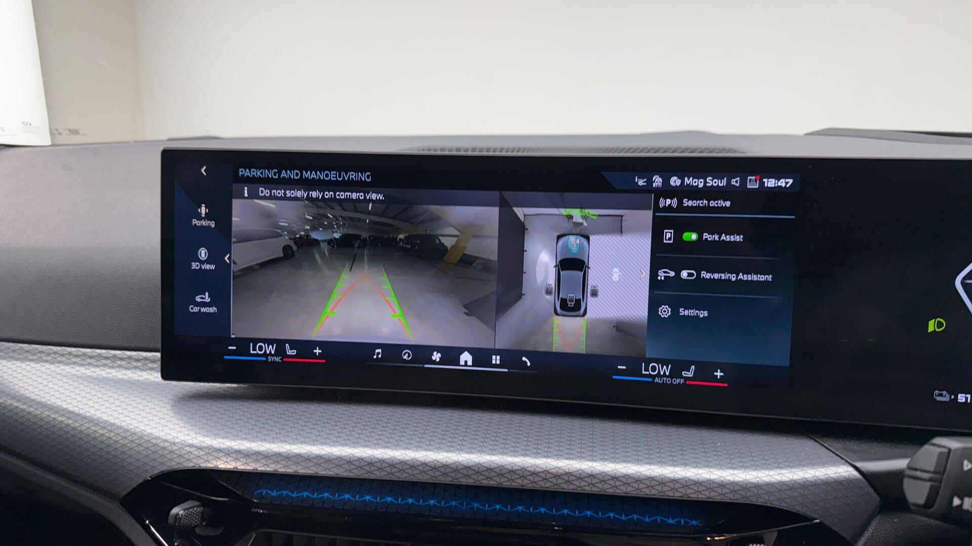 BMW i4 view 25