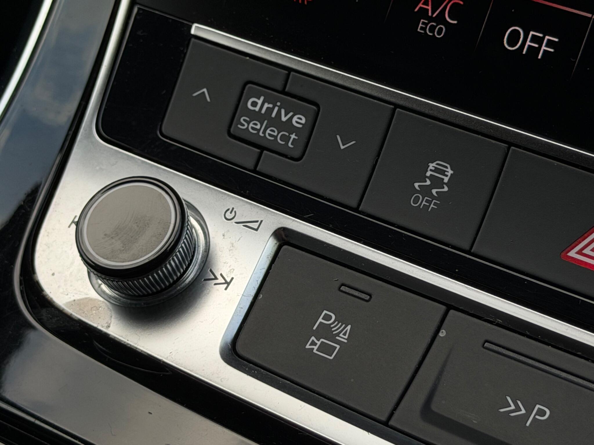 Audi Q7 view 27