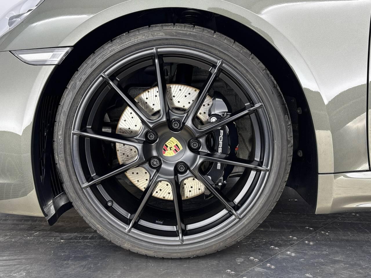 Porsche Cayman view 8
