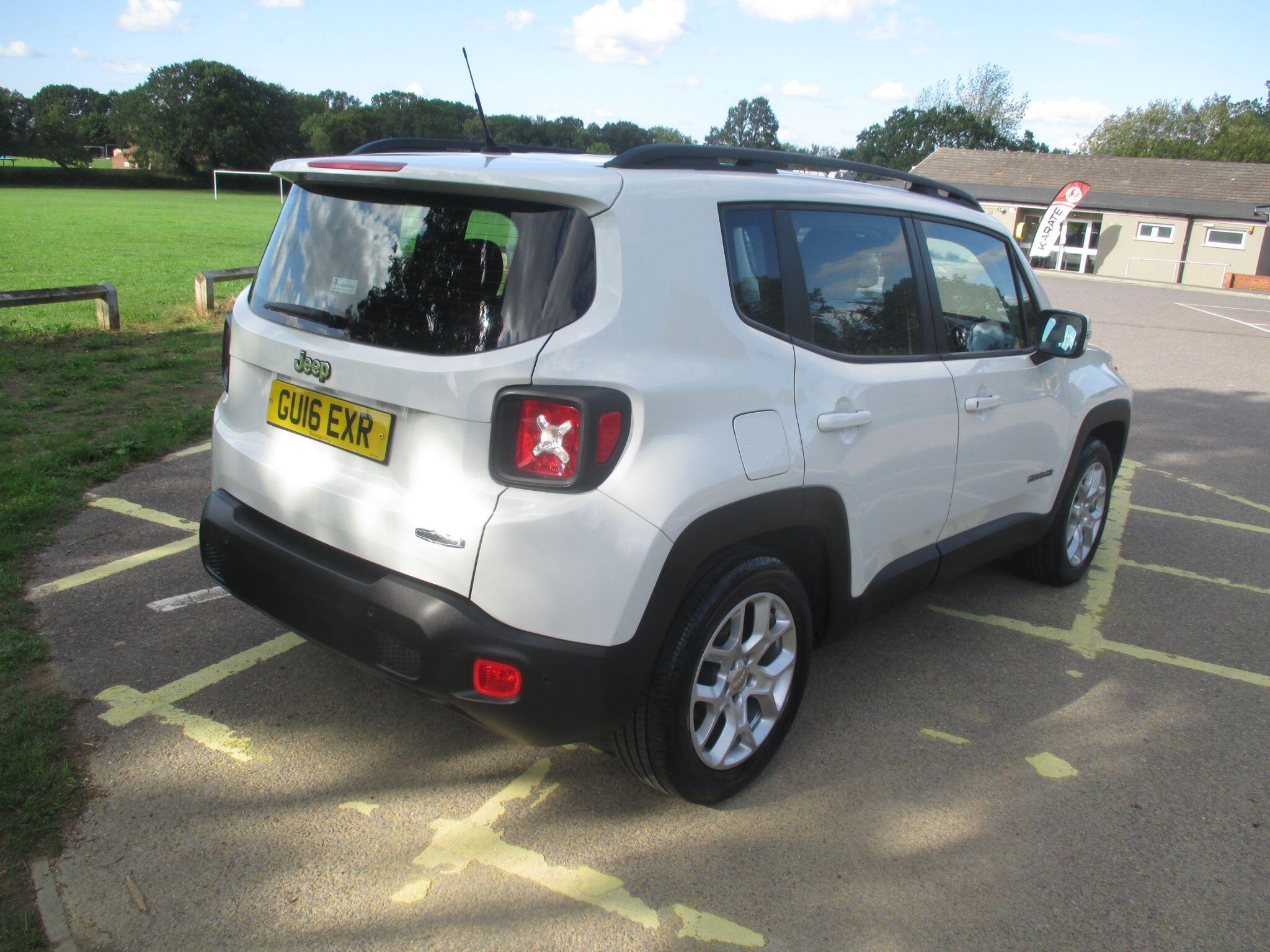 Jeep Renegade view 12