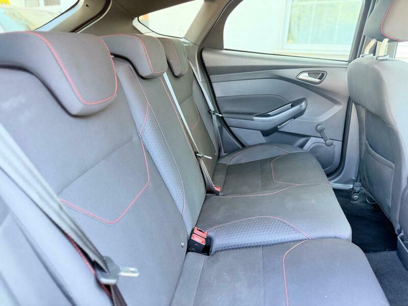 Ford Focus view 18